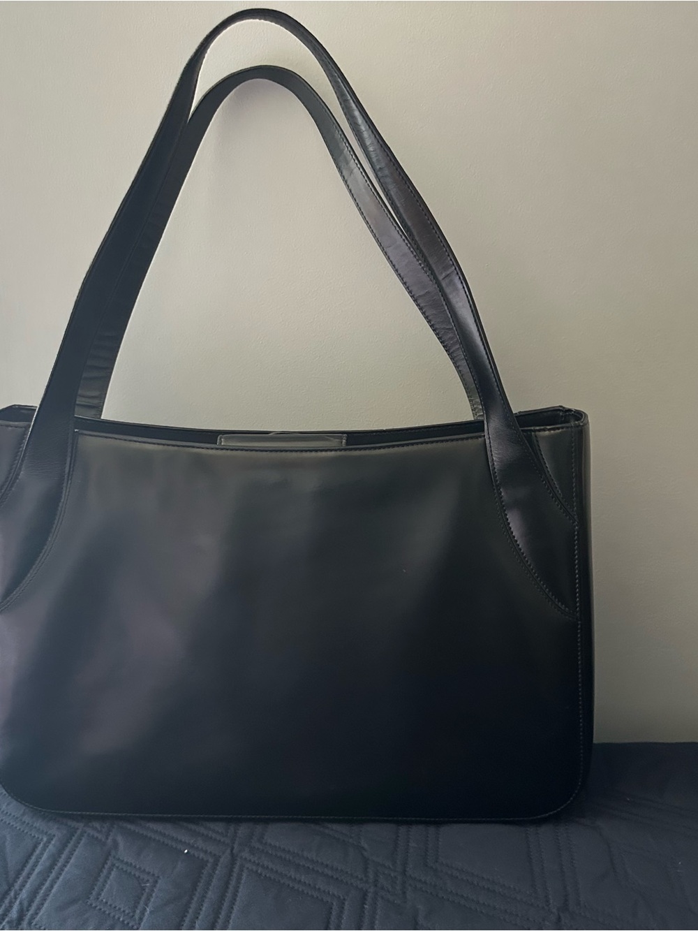 BCBG Paris Black Leather Shoulder Bag - Sleek Everyday Tote